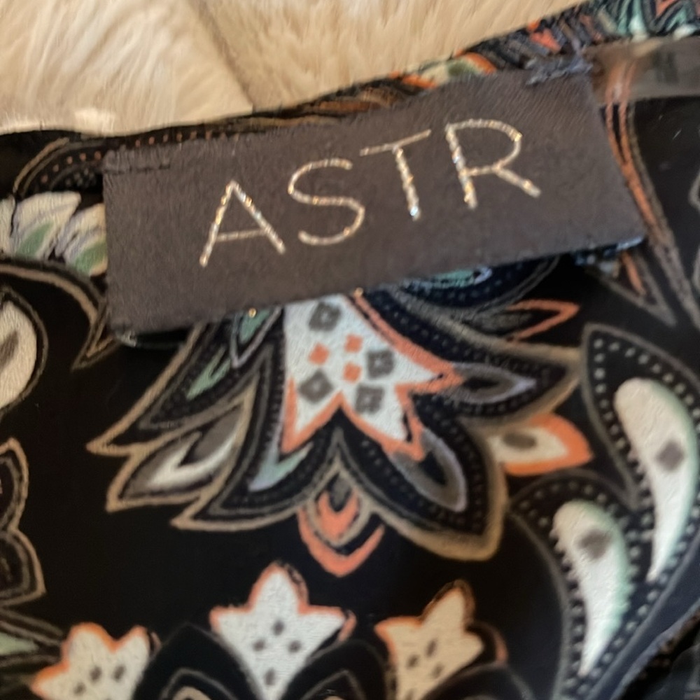 ASTR Paisley Print Crop Top - Size Medium​ - Picture 5 of 8